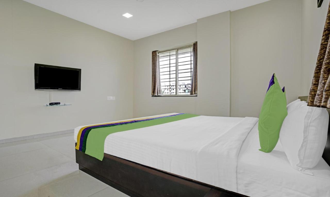 Treebo Excellent Homes, Насик Экстерьер фото